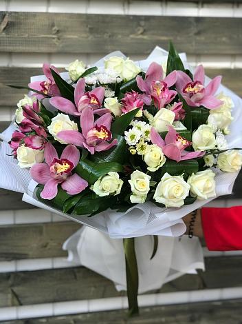Букет цветов из: Розы и Хризантемы в Магнитке