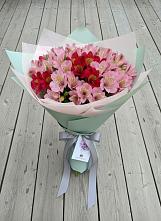Букет цветов из:  Альстромерии в Магнитке