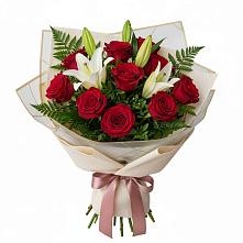 Букет цветов из:  Лилии и Розы в Магнитке