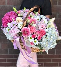 Цветочная композиция из Розы, Хризантемы, Пионы и Лизиантусы в корзине #REPLACE_PRED# Магнитке