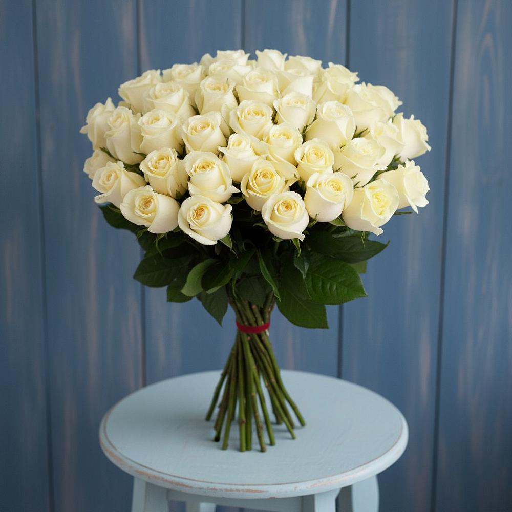 Букет 51 Белая роза Эдлесс Лав в Магнитке