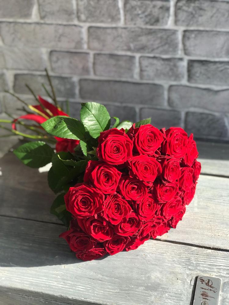 Букет Красные розы Фридом в Магнитке