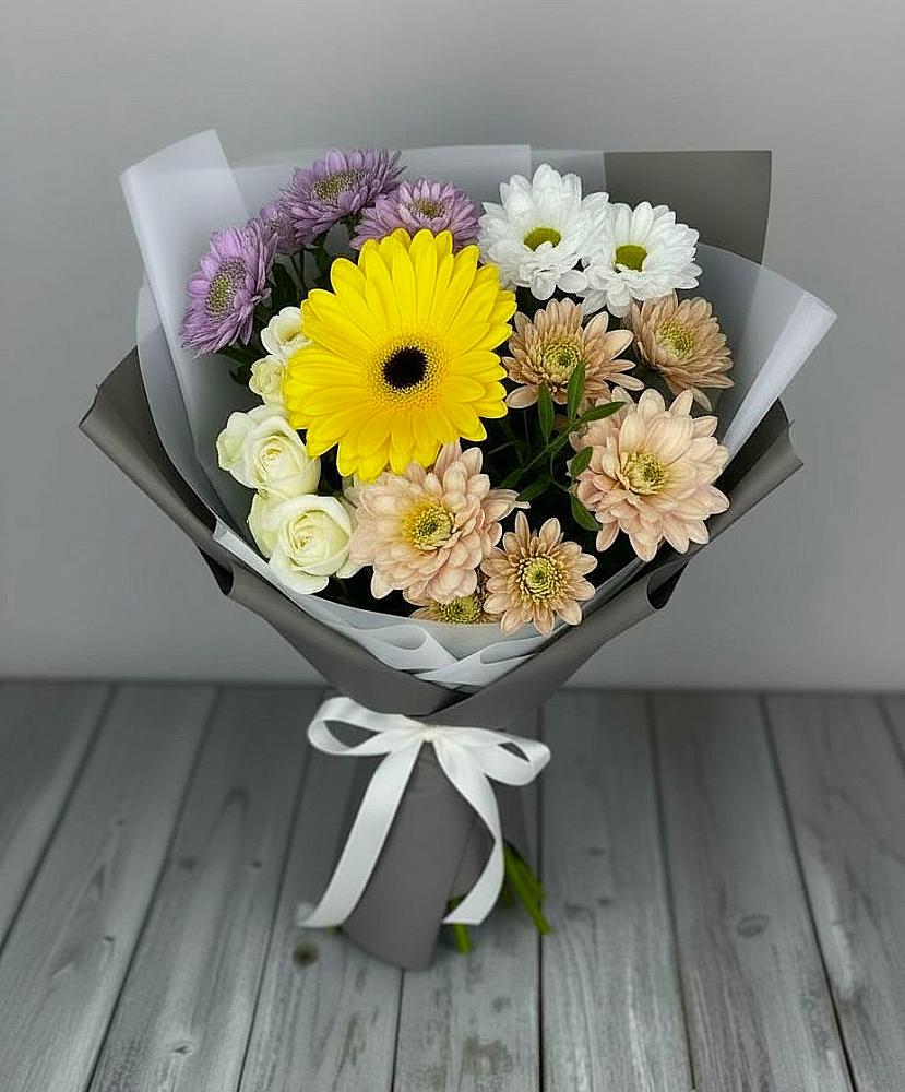 Букет цветов из: Розы, Герберы и Хризантемы в Магнитке