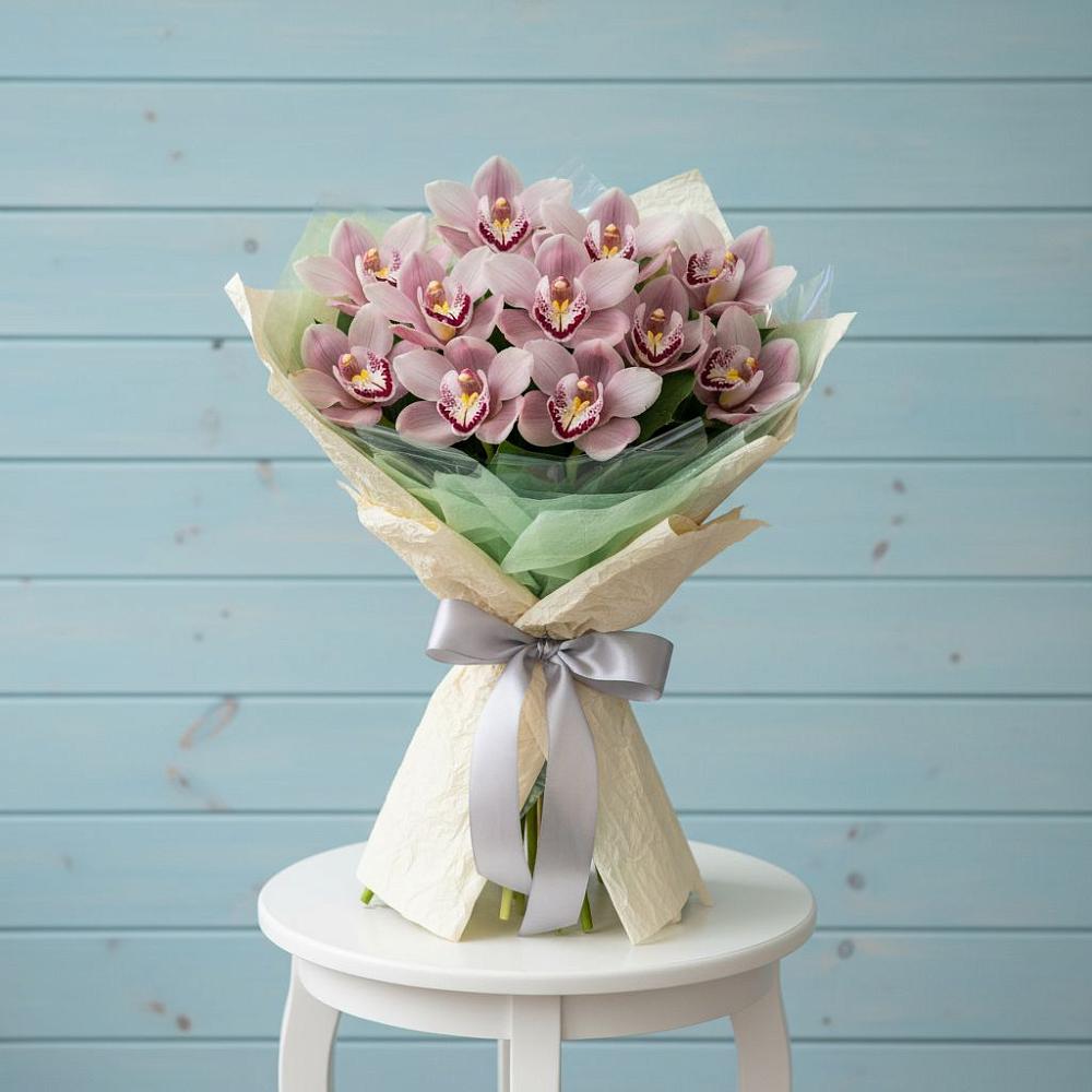 Букет цветов из: Орхидеи и Розы в Магнитке