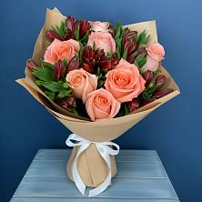 Букет цветов из:  Розы и Альстромерии в Магнитке