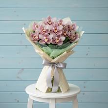 Букет цветов из:  Орхидеи и Розы в Магнитке