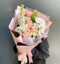 Букет цветов из:  Хризантемы и Розы в Магнитке