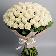 Букет 101 беля роза Белоснежка в Магнитке
