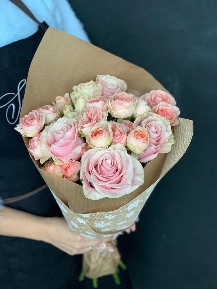 Букет цветов из: Хризантемы и Розы в Магнитке