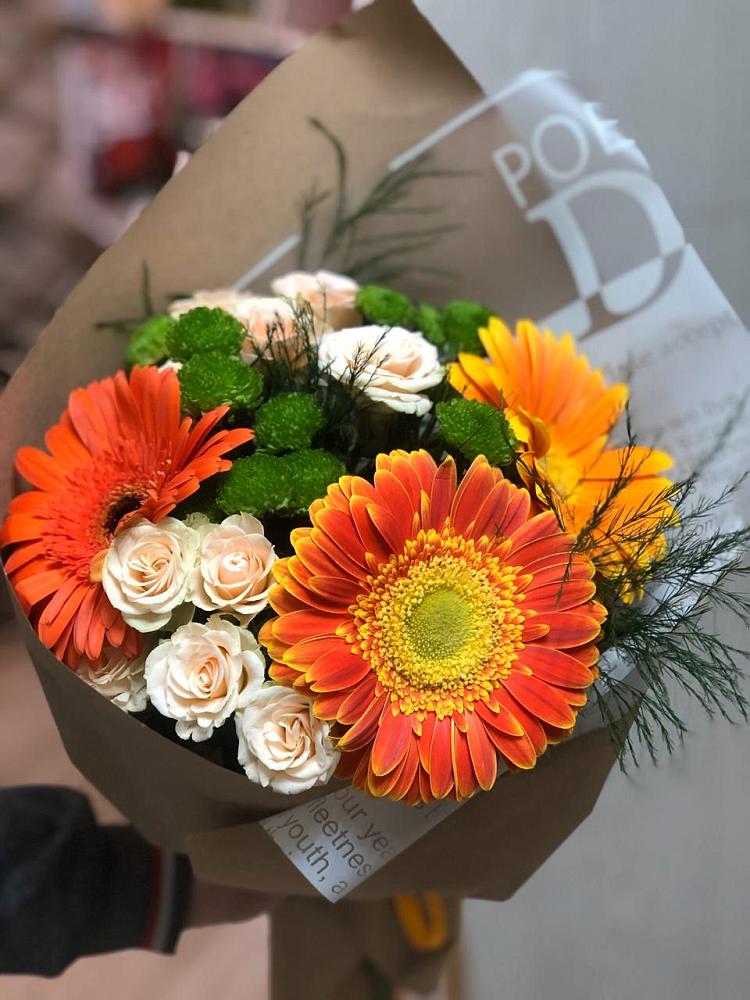 Букет цветов из: Герберы, Хризантемы и Розы в Магнитке