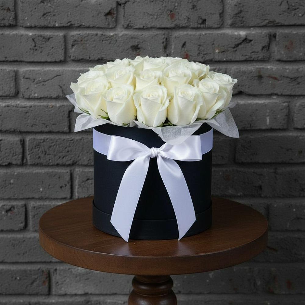 Цветочная композиция из Розы в шляпной коробке в Магнитке