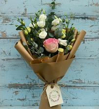 Букет цветов из:  Розы и Лизиантусы #REPLACE_PRED# Магнитке